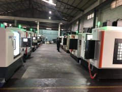 闆式家具(ju)設備之廣東(dong)廠家：封邊機(ji)開料機數控(kòng)的展示